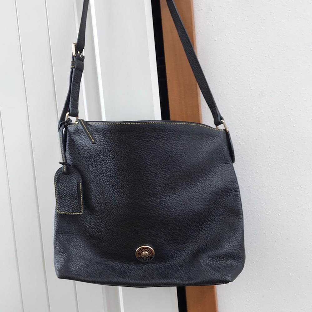 Dooney & Bourke black pebbled leather purse